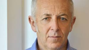 Bowel cancer: BBC war reporter Jeremy Bowen says disease changed him