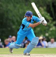 Wayne Madsen plays into the off side