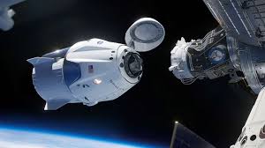 Le Premier Vol Habite De Crew Dragon Est Reporte Au 30 Mai Navette Spatiale Station Spatiale Internationale Station Spatiale