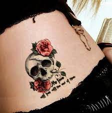 Tatouage éphémère tête de mort avec rose. Tatouage Temporaire Old School Tete De Mort