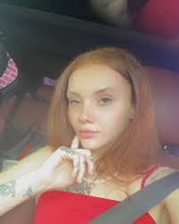 Alyssa Hoff's Instagram, Twitter & Facebook