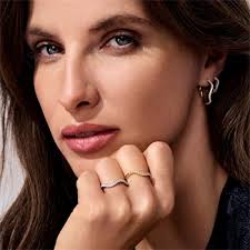 Vergoldete Ringe von dänischen Designern. Sehen Sie die große Auswahl