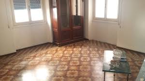 150.000 € 60 m 2 2 locali santa margherita ligure vendiamo centralissimo appartamento a un minuto a piedi dalla spiaggia della bellissima cittadina soggiorno con cucina a vista camera da letto bagno richiesta : Santa Margherita Ligure Centro Storico Immobiliare Baie Portofino