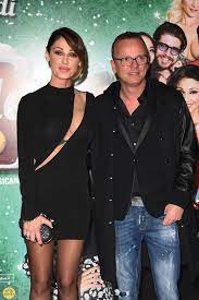 Gigi d'alessio e clementino, l'annuncio: Gigi D Alessio E In Arrrivo Il Quinto Figlio Estate D Amore Con Denise Esposito Tristemondo It