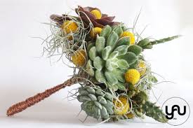 Buchet Mireasa Plante Suculente Cactusi Si Craspedia Wedding Bouquets Florist Grapevine Wreath