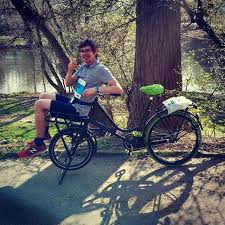 Throwback Hier Ein Bild Etwas Erschopft Nach Dem Hannover Marathon Aber Das Backerfahrrad Halt Einen Ja Locker Aus Schaut Auch Gern Fahrrad Bilder Marathon