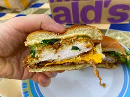 DegustÄƒm Homestyle Crispy Chicken Noile Sandvisuri De La Mcdonald S