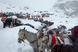 Hundreds were rescued from a surprise blizzard on Mount Everest. Here's  what happened - ABC News