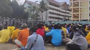 See more of trans surabaya on facebook. Violent Repression Of Papuans Marks The Eve Of Indonesia S Independence Day Peoples Dispatch