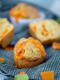 Muffins Poireaux Mimolette Vegetariens Free The Pickle Recette En 2020 Muffins Vegetariens Recette Muffin Muffins