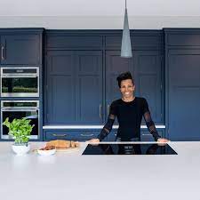 Representative from illinois's 2nd congressional district since 2013. Inside Dame Kelly Holmes Stunning Open Plan Kitchen