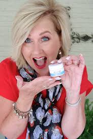 DISTRESSED JEANS WITH NO HOLES