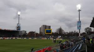 Laut polizei hatten sich 1500 anhänger vor dem stadion versammelt. Damage In The Box Holstein Kiel Holstein Stadion