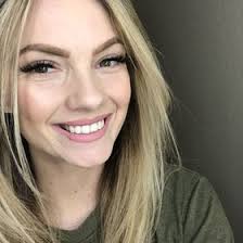 Misty Hollingsworth's Instagram, Twitter & Facebook