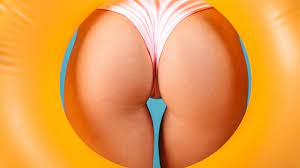 Welcome to demis official fan page. Demi Rose Runde Sache Da Verschwindet Ihr Mini String Fast Komplett News De