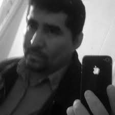 Edison Vera Ferrin (@galleroide)