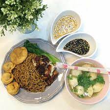 Dulu masa remaja saya jual mee kicap untuk menampung hidup. Resepi Mee Wantan Kicap Cina