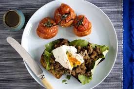 Mince On Toast Poached Egg Rocket And Tomato Recipes Tomato Recipes Poached Eggs Recipes