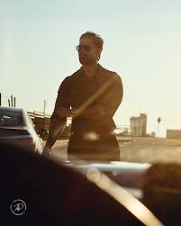 After hours 📸 @_allis_photography . . . . . . . . . . . . #instagram  #photography #fashion #lifestyle #model #beauty #photoshoot #fashionstyle  #instafashion #streetstyle #outfitoftheday #fashionblogger #outfits #pose  #influencer #ootdfashion #