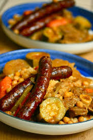 Le couscous est un exemple de cette influence et il représente encore à nos jours une trace forte de la « sicile arabe » d'autrefois. Histoire Et Origine Du Couscous La Cuisine D Eva