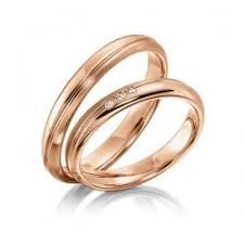 Las alianzas de boda de oro rosa de 18 kilates de clemència peris son sinónimo de feminidad, romanticismo y exquisitez. Anillos De Boda Oro Rosa Clasicos Alianzasrosas Ororosa Anillos De Boda Anillos De Compromiso Oro Rosa