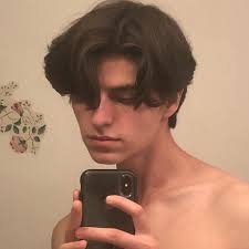 Whereas the induction cut uses a #0 razor on the entire scalp, the burr cut can employ anywhere from a #1 to #3 razor. Pin En Hi