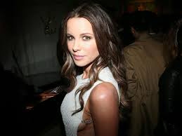 Roosevelt asked congress to declare war on japan. Michael Bay Defends Himself Against Kate Beckinsale S Claims He Ordered Her To Work Out For Pearl Harbour The Independent The Independent