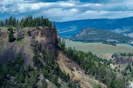 Yellowstone park / mountainside koa journey. 4 Day Yellowstone Itinerary Glam Granola Travel