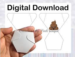 Cut a (8 inch) 20 cm square and cut it into half diagonally. Pin On Baby Shower