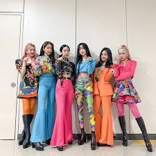 The group consists of sowon, yerin, eunha, yuju, sinb, and umji. Kezd Bbpkr70zm