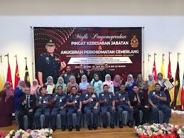 Akademi bomba dan penyelamat malaysia ipoh, perak. Bomba On Twitter 17 2 2020 Menghargai Kakitangan Jabatan Alhamdulillah Selesai Majlis Penganugerahan Pingat Kebesaran Jabatan Dan Apc 2019 Di Dewan Syarahan Dan Muzakarah Islam Masjid Sultan Salahuddin Abd Aziz Shah Yg Disempurnakan Oleh