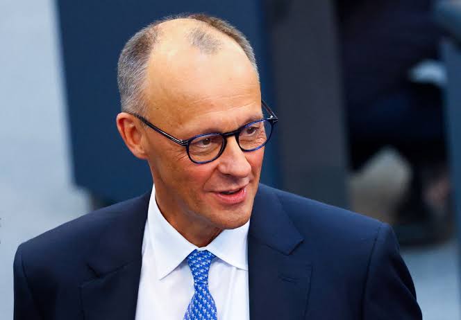 Dan toch bondskanselier: Friedrich Merz haalt bij tweede stemronde wel  genoeg stemmen binnen | De Morgen