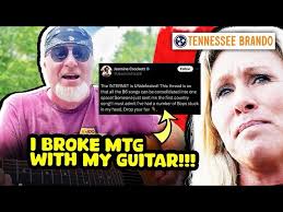 Tennessee's Brandon Turnage introduces former Alabama teammates to his baby  daughter