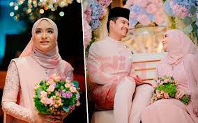 Difahamkan bayi tersebut dilahirkan sama dengan tarikh lahir arwah suaminya. Gambar Sekitar Majlis Pertunangan Anak Ziela Jalil Media Hiburan