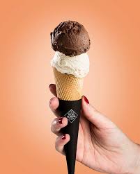 Glace Vanille Bourbon En Gousse Et Chocolat 85 A Vous Rendre Ma Boule J 10 Avant Notre Evenement Glace A 1 Michel Cluize Ice Cream Desserts Cream