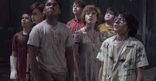 Learn more about the early career of bill skarsgård and watch the young stars of it reveal what it was like to see pennywise the clown for the first time while filming. Es Film 2017 Trailer Kritik Kino De