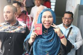 Vida beauty sdn bhd founder: Datuk Seri Vida Granted Temporary Return Of Passport For Business Umrah Trips