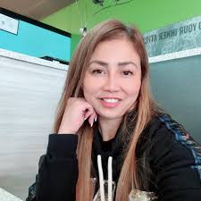 Texas Hawaii Anyone is seeing Mark Robert? He is orginally Australian (from  Melbourne) but running a business in Texas for the last few years. Hobbies  include water skate. He travels to Hawaii