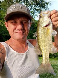 What is Lindo Lakes record for largemouth bass?
