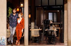 Les fans de plus belle la vie ont réagi en masse concernant une intrigue qu'ils n'aiment pas du tout. Plus Belle La Vie Les Premieres Images Du Marci Le Restaurant De Barbara Et Thomas