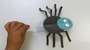 عمل عنكبوت من الورق للاطفال صنع عنكبوت بالورق لعبة اشغال يدوية hand crafts for kids popsicle stick art crafts for kids