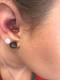 Woke Up With Blister And Irritation Near New Daith Piercing But The Piercing Itself Doesn T Seem Irritated Should I Be Concerned Piercing