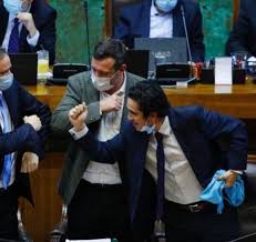 Lavín, desbordes, sichel y briones se interpelan entre sí. Daniel Ø¹Ù„Ù‰ ØªÙˆÙŠØªØ± La Foto De Ignacio Briones Llegando En Su Moto Anaranjada A Inscribir Su Candidatura Presidencial No Borrara De La Memoria Colectiva La Fotografia Suya Celebrando Junto A Sebastian Sichel