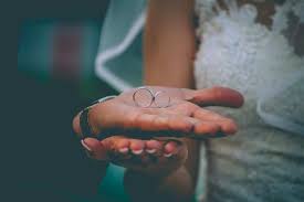 There's no shortage of gifts that fit the bill whether you're shopping for your partner or a happy couple. 50 Unique 25th Wedding Anniversary Gifts Ideas To Delight Your Spouse Or Your Parents 365canvas Blog