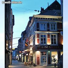 Das derlon hotel maastricht liegt im herzen der altstadt von maastricht und bietet ihnen kostenfreies wlan. Foto Muntstraat In Maastricht Welt Atlas De