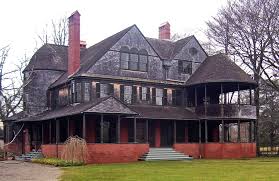 From Wikiwand Isaac Bell House Newport Rhode Island 1882 Mckim Mead Shingle Style Architecture House Styles Shingle Style Homes