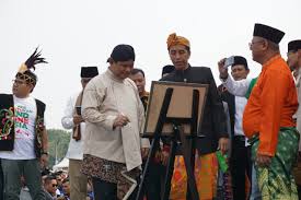 Foto dan gambar dalam aplikasi ini bisa kamu pakai sebagai pengganti dp bbm kamu. Pilpres 2019 Bukan Cuma Perang Sindiran Lho