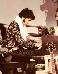 ELVIS AT THE PIANO! During the the final tours of 1977 Elvis sat down at the  piano 11 times to sing Unchained Melody and give the crowd every last drop  of energy