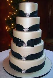 Black And White Wedding Cakes With Bling Black And White Bling Cake Black And White Wedding Cake Bling Wedding Cakes Luxury Wedding Cake