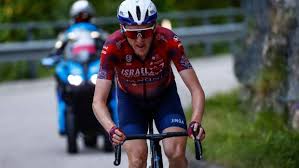 Tour de france is a team sport that features a total of 198 cyclists in 22 teams of nine. Dan Martin Takes Giro D Italia Stage Win To Complete Grand Tour Hat Trick